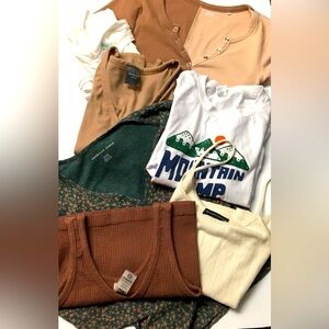 Brandy Melville Top Bundle (7) Size Smal Olivia Rae Susina American Eagle